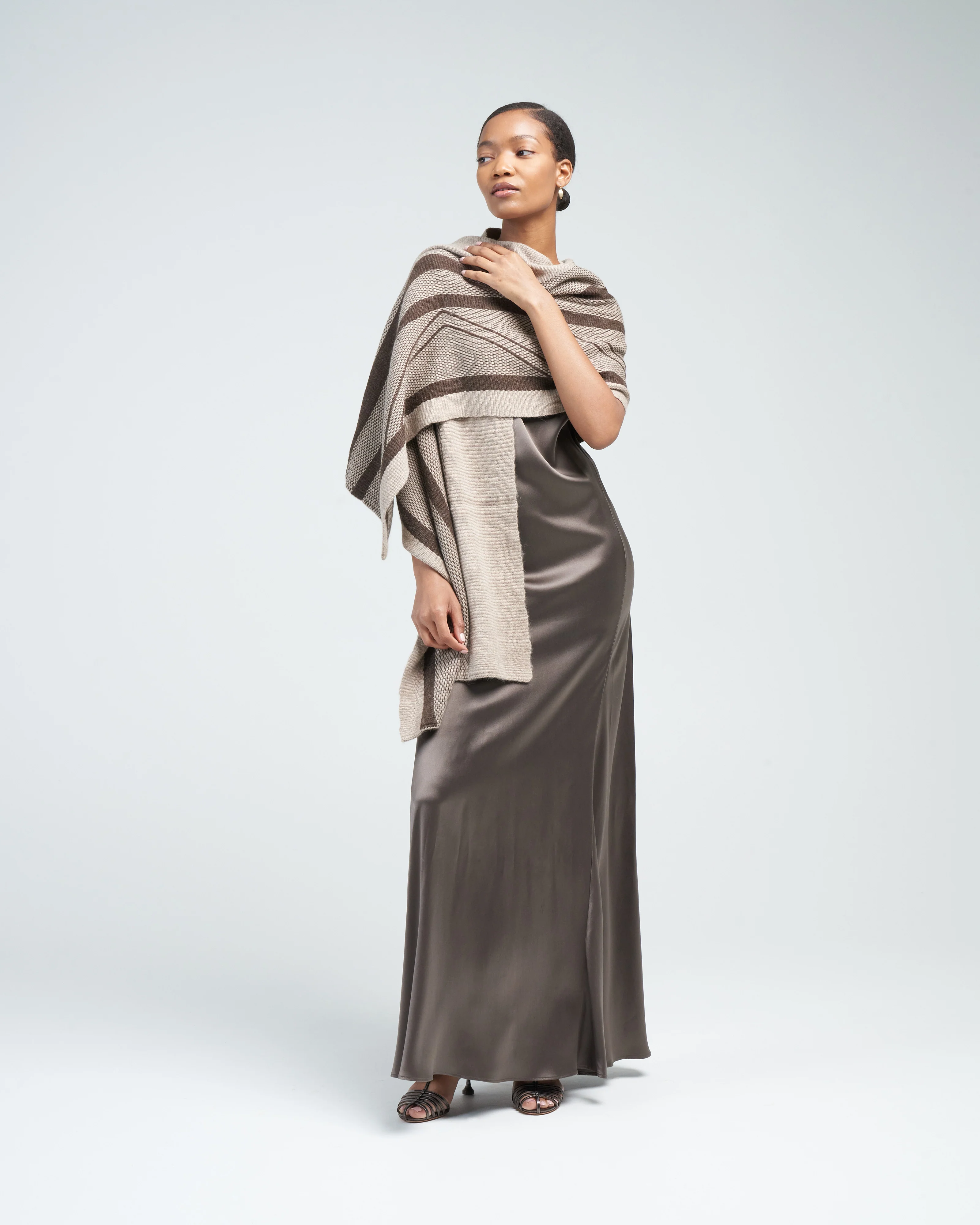 striped shawl - beige/chocolate - Image 2