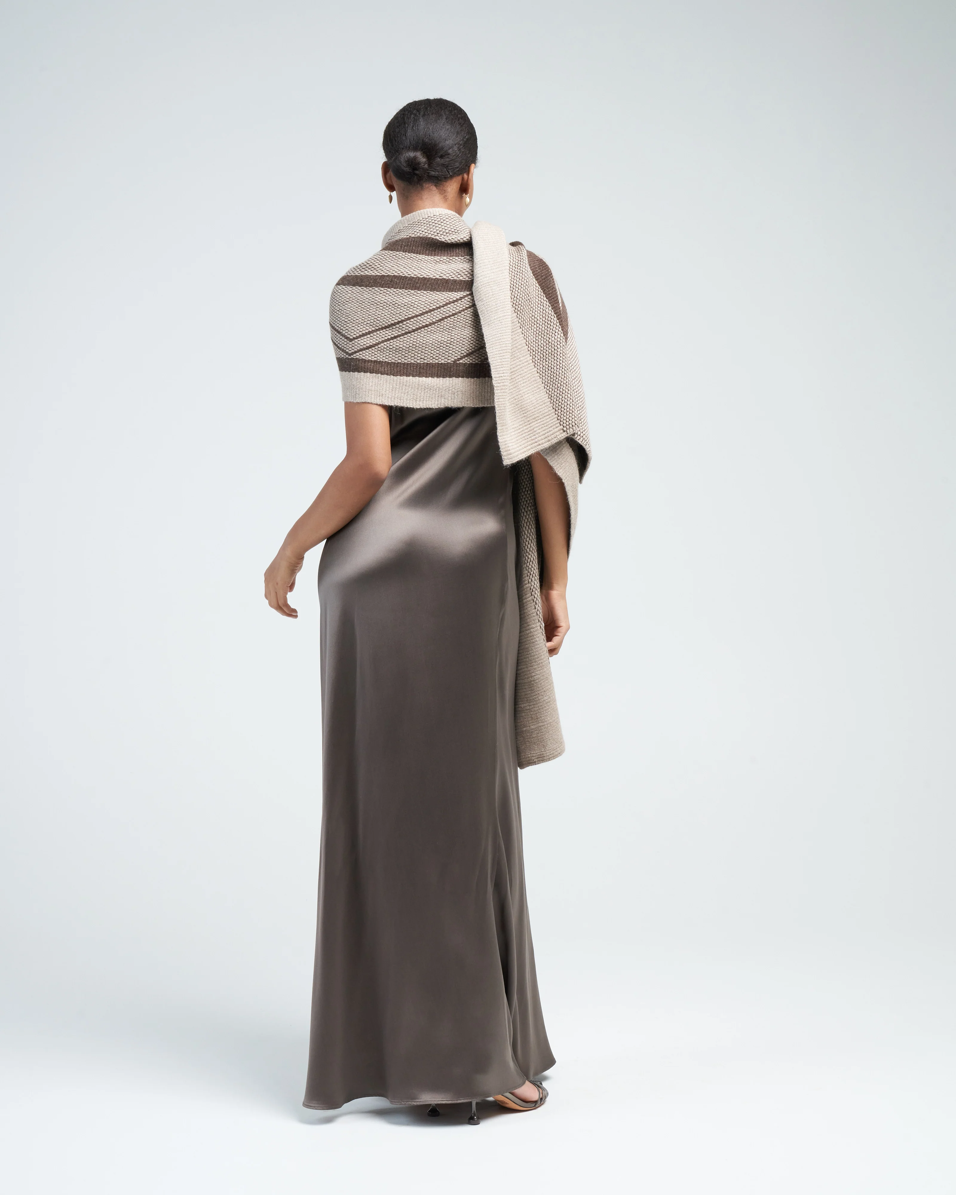 striped shawl - beige/chocolate - Image 4