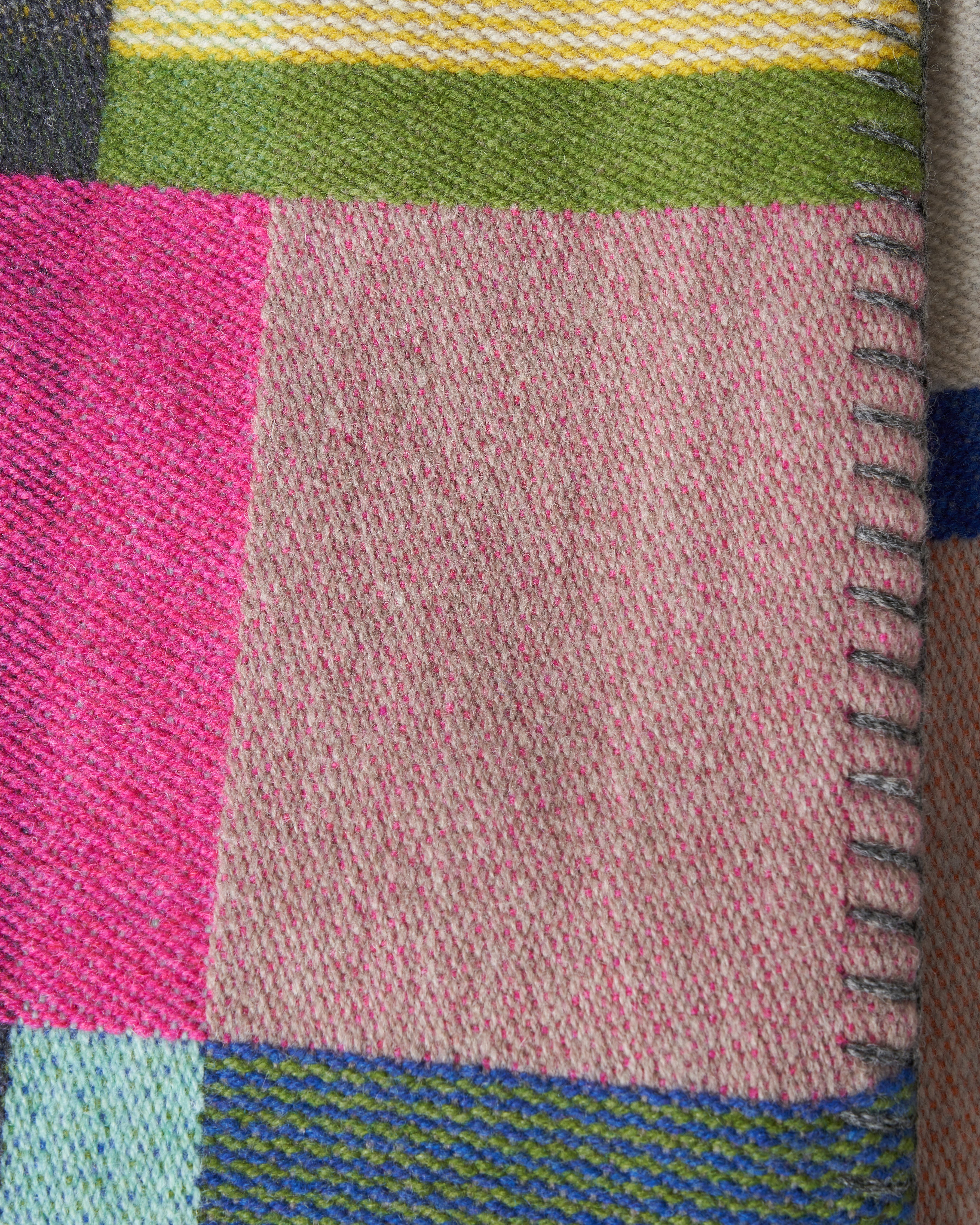 gwynn block throw - bright multi - Image 3