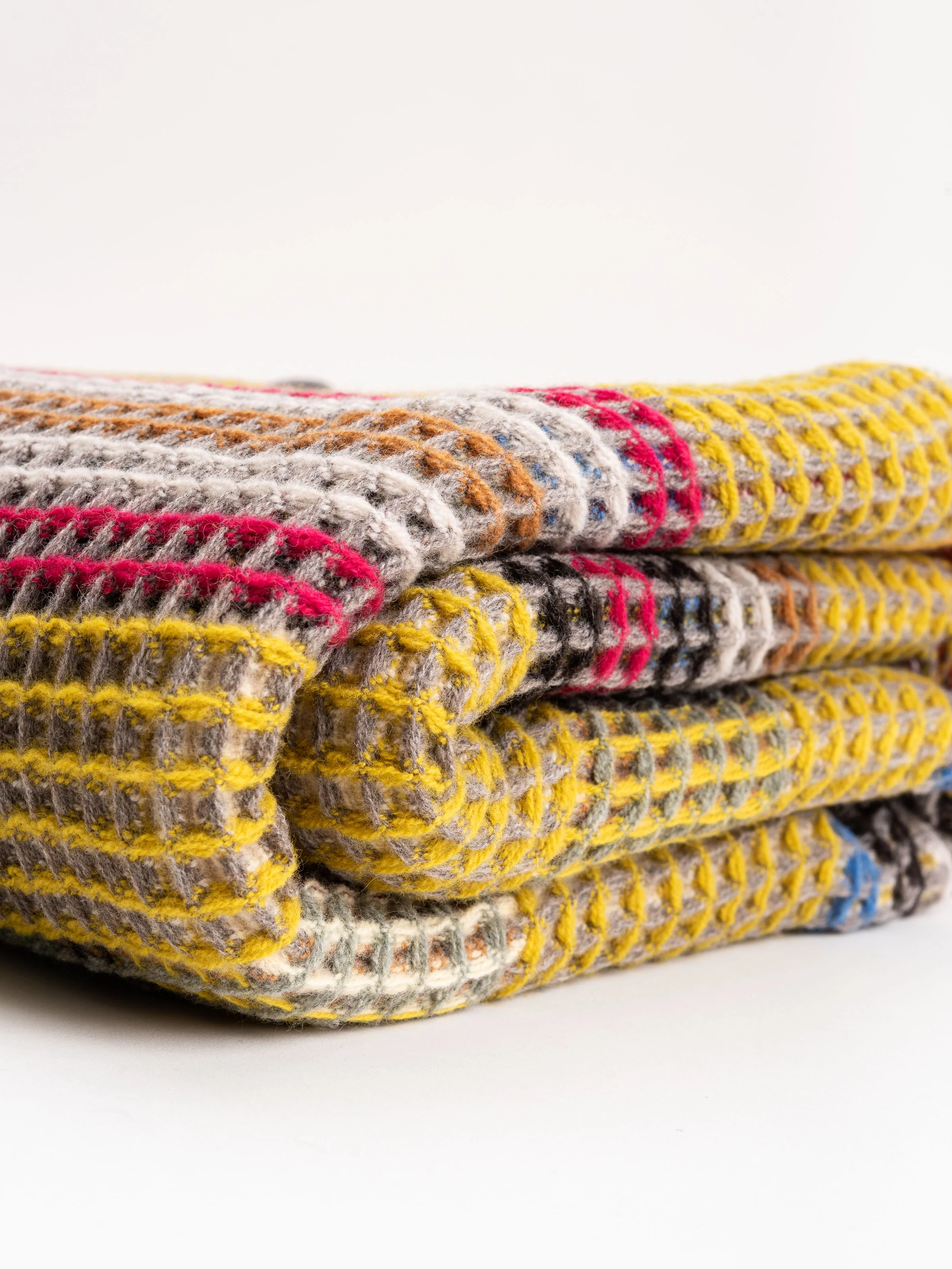 jeremiah small lambswool honeycomb throw - Image 3