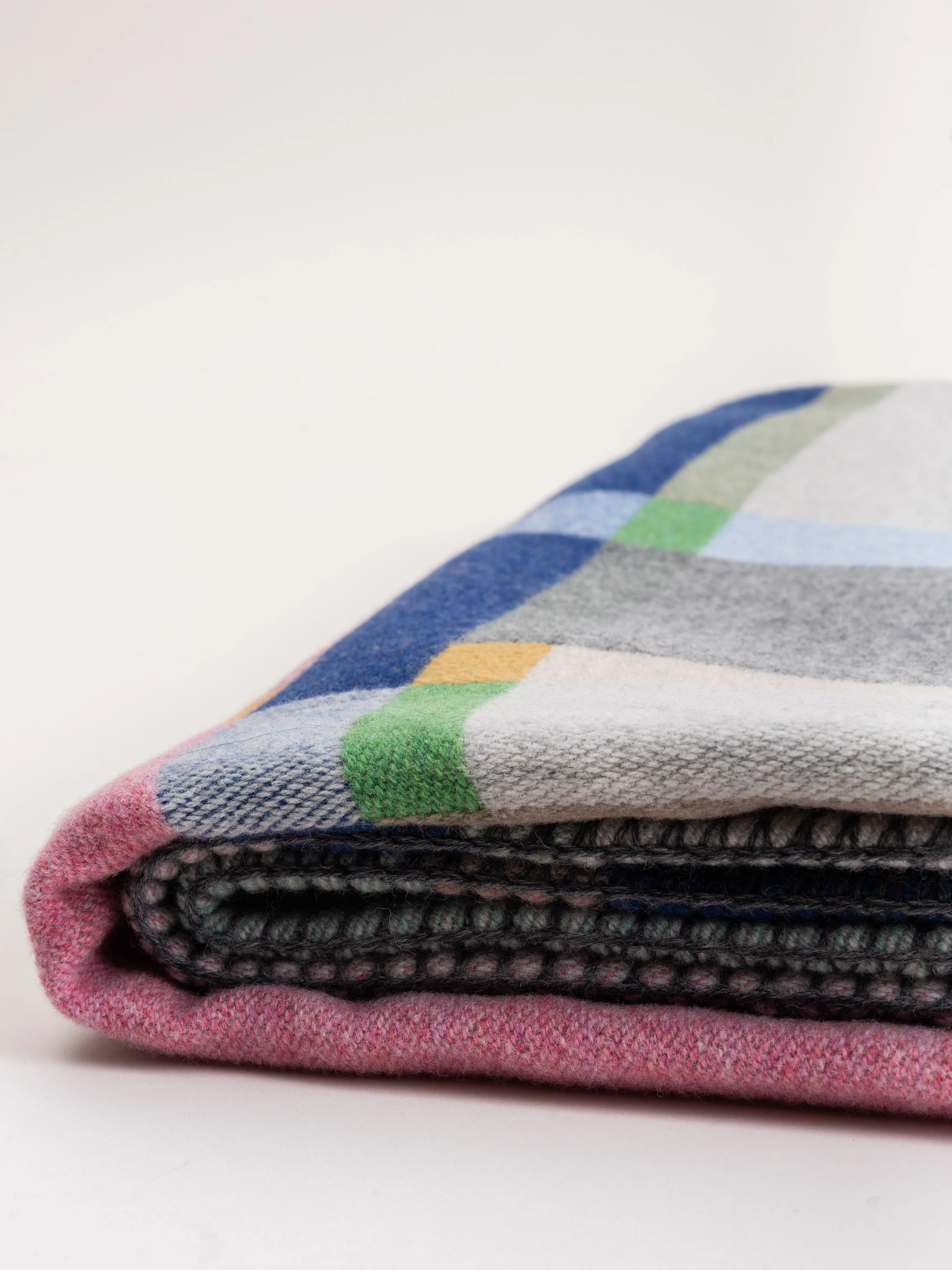 lloyd small lambswool block throw - Image 3