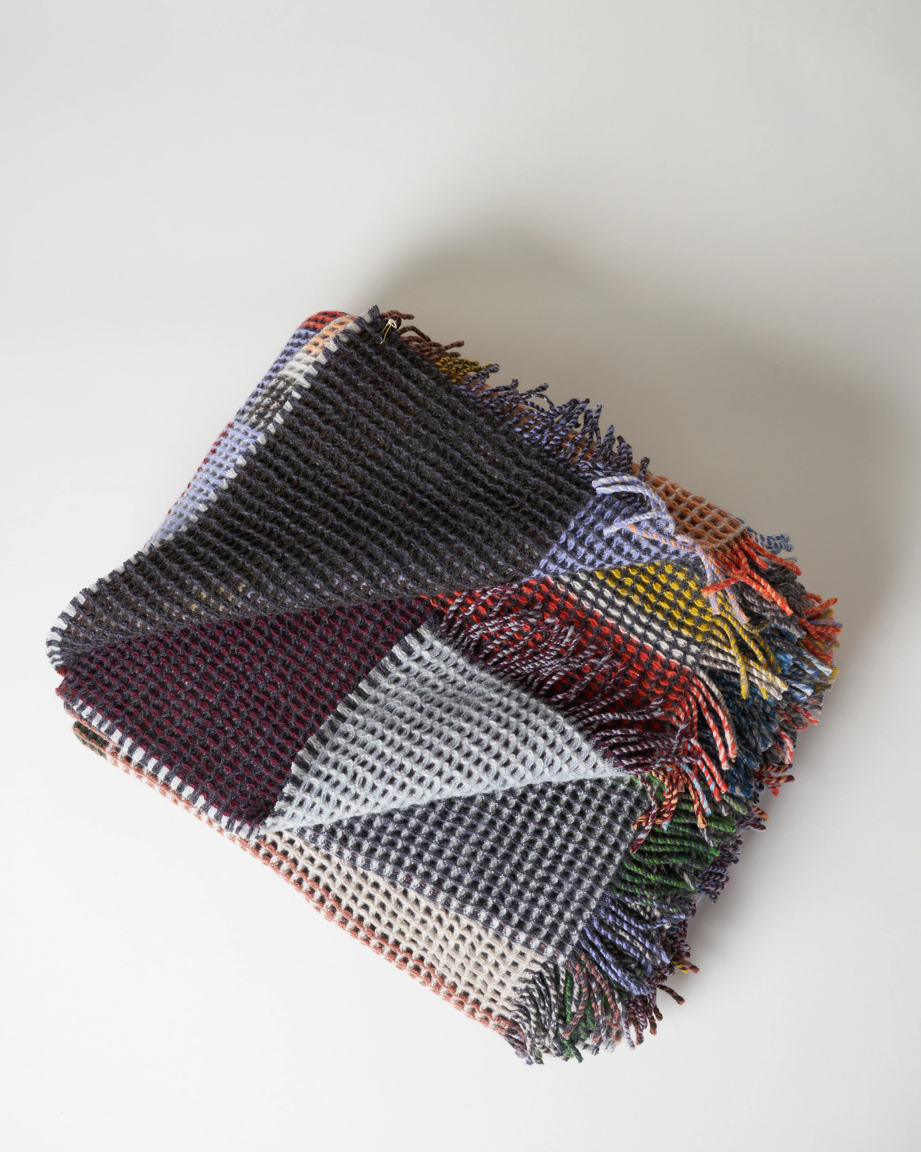 octavia honeycomb throw - dark - Image 2