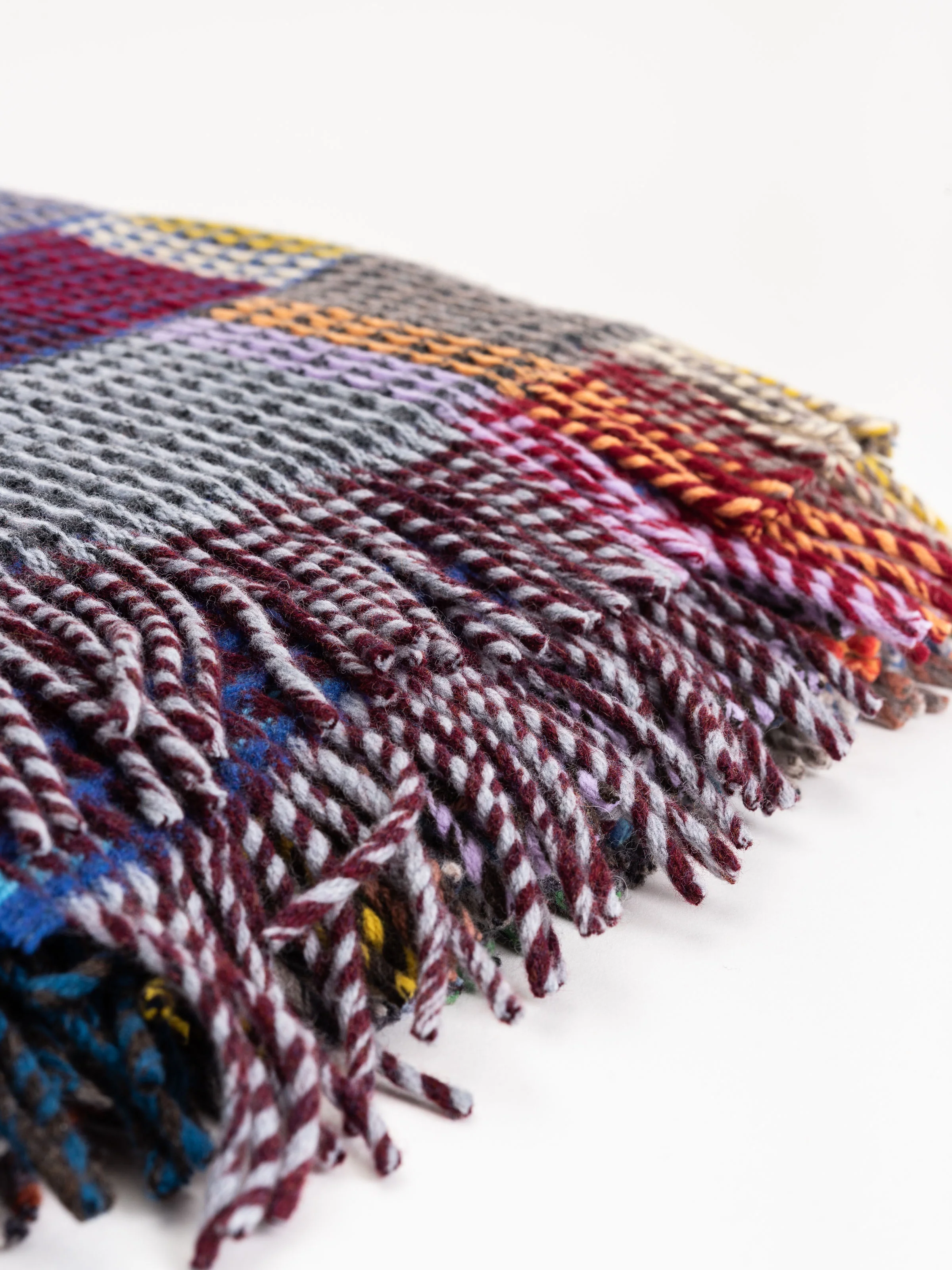 perkin small lambswool honeycomb throw - Image 3