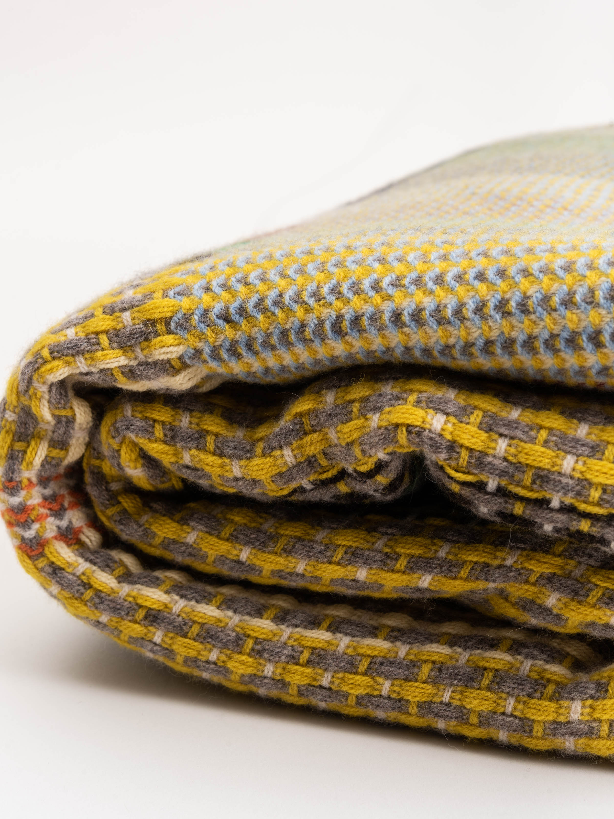 portland large lambswool basket throw - Image 2