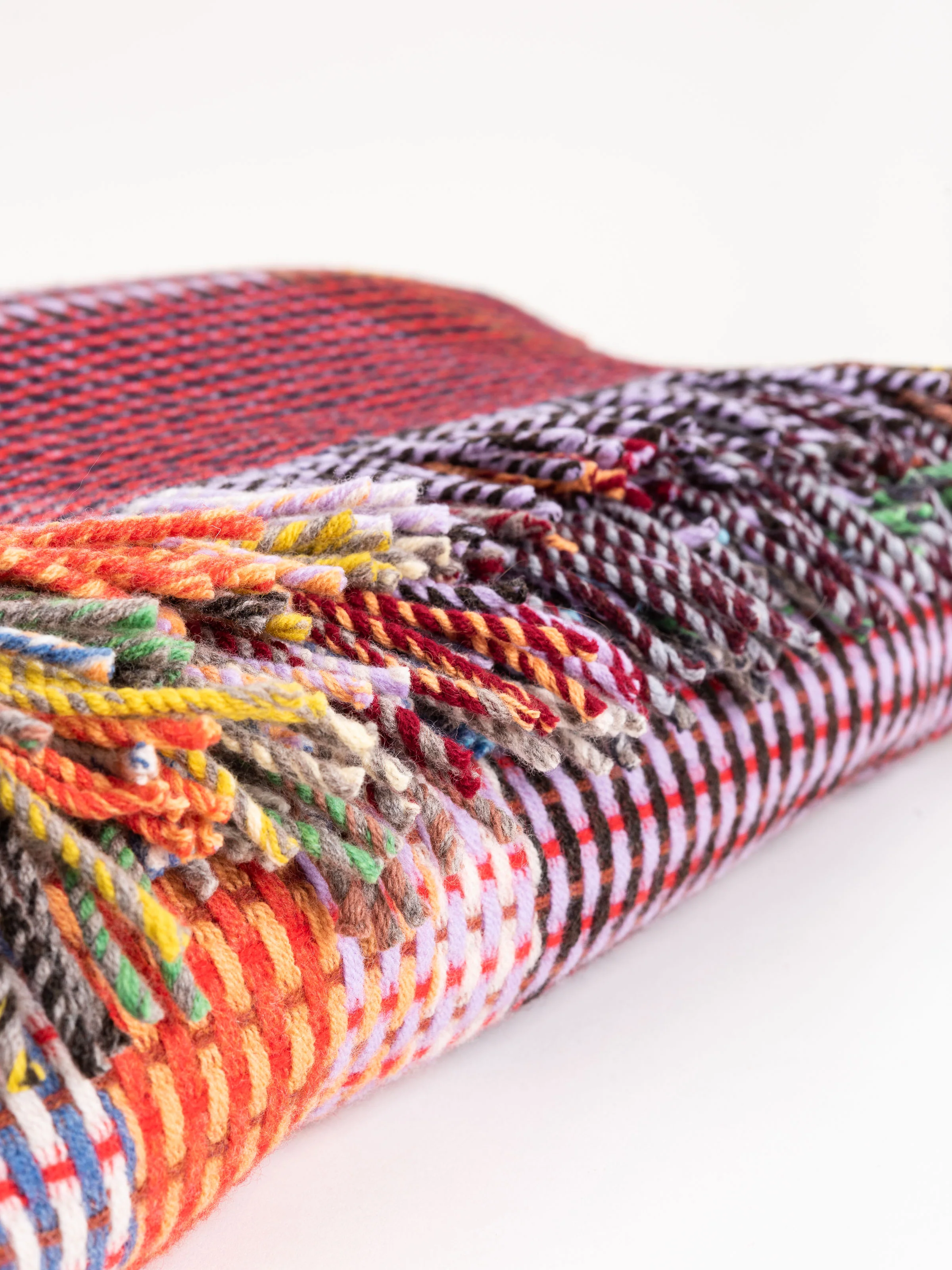 virginia large lambswool honeycomb throw - Image 3