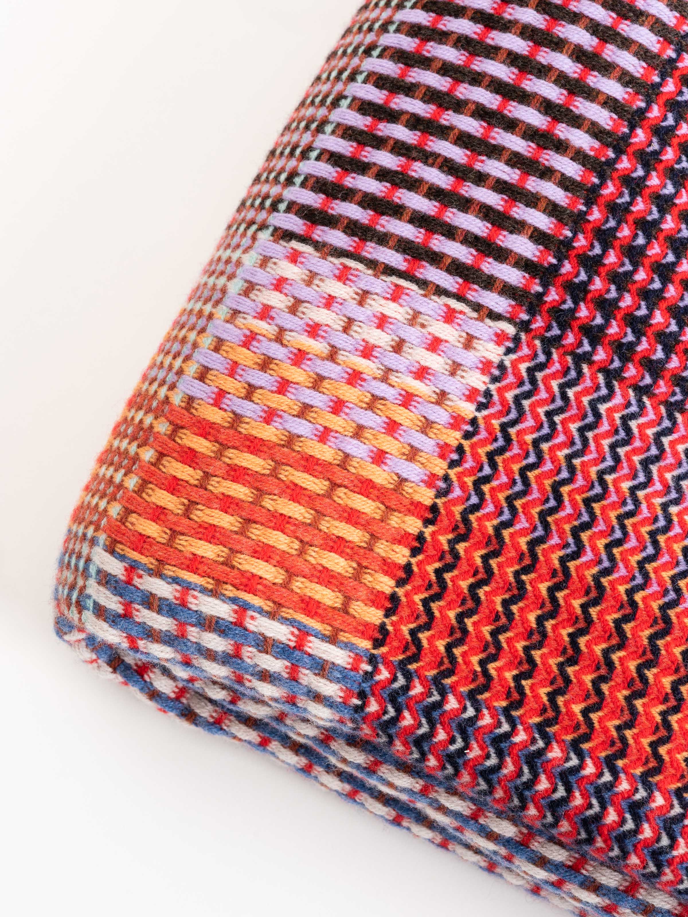 virginia large lambswool honeycomb throw - Image 4