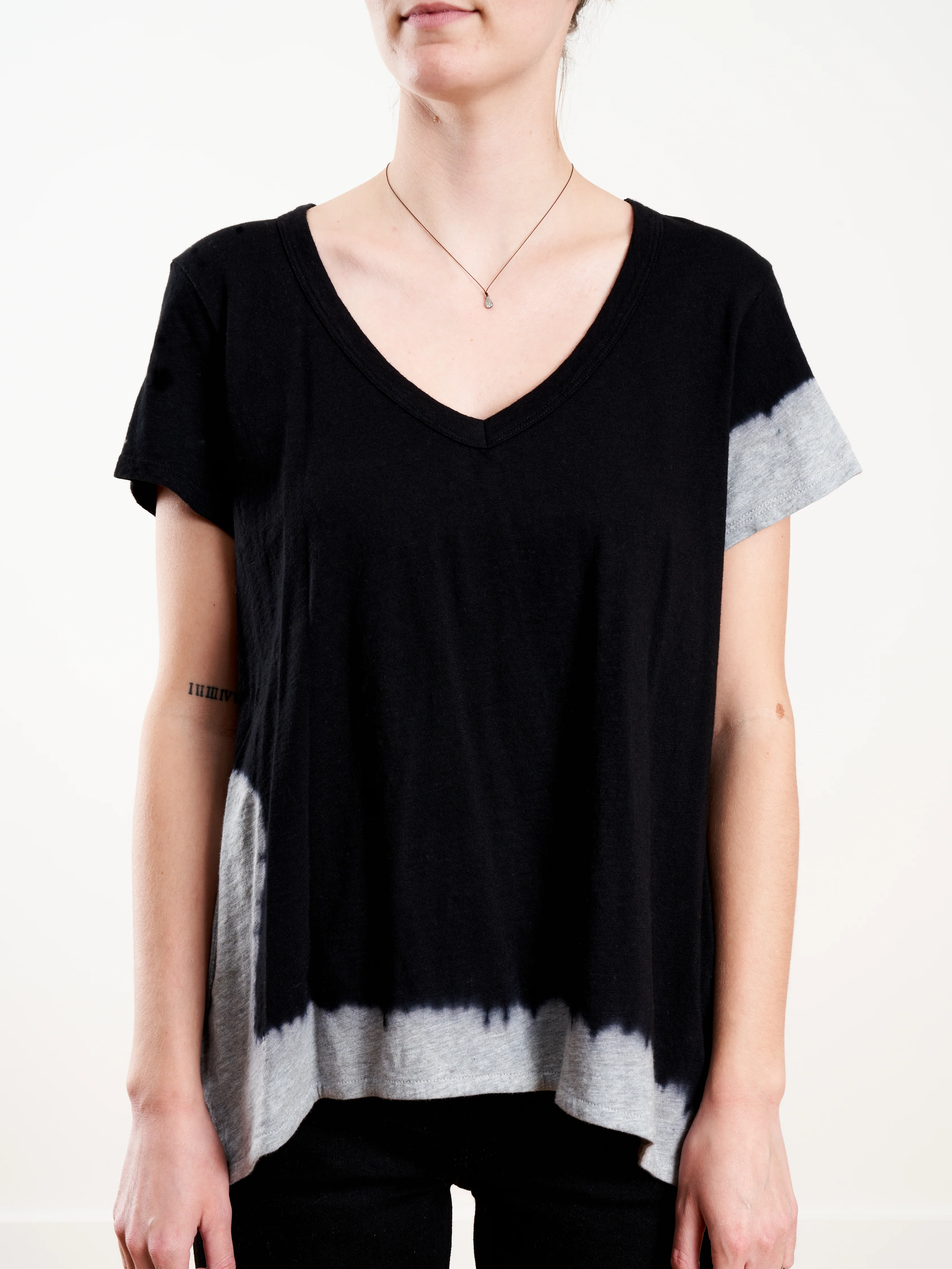 deep v-neck contrast corner tee - blk/grey - Image 3