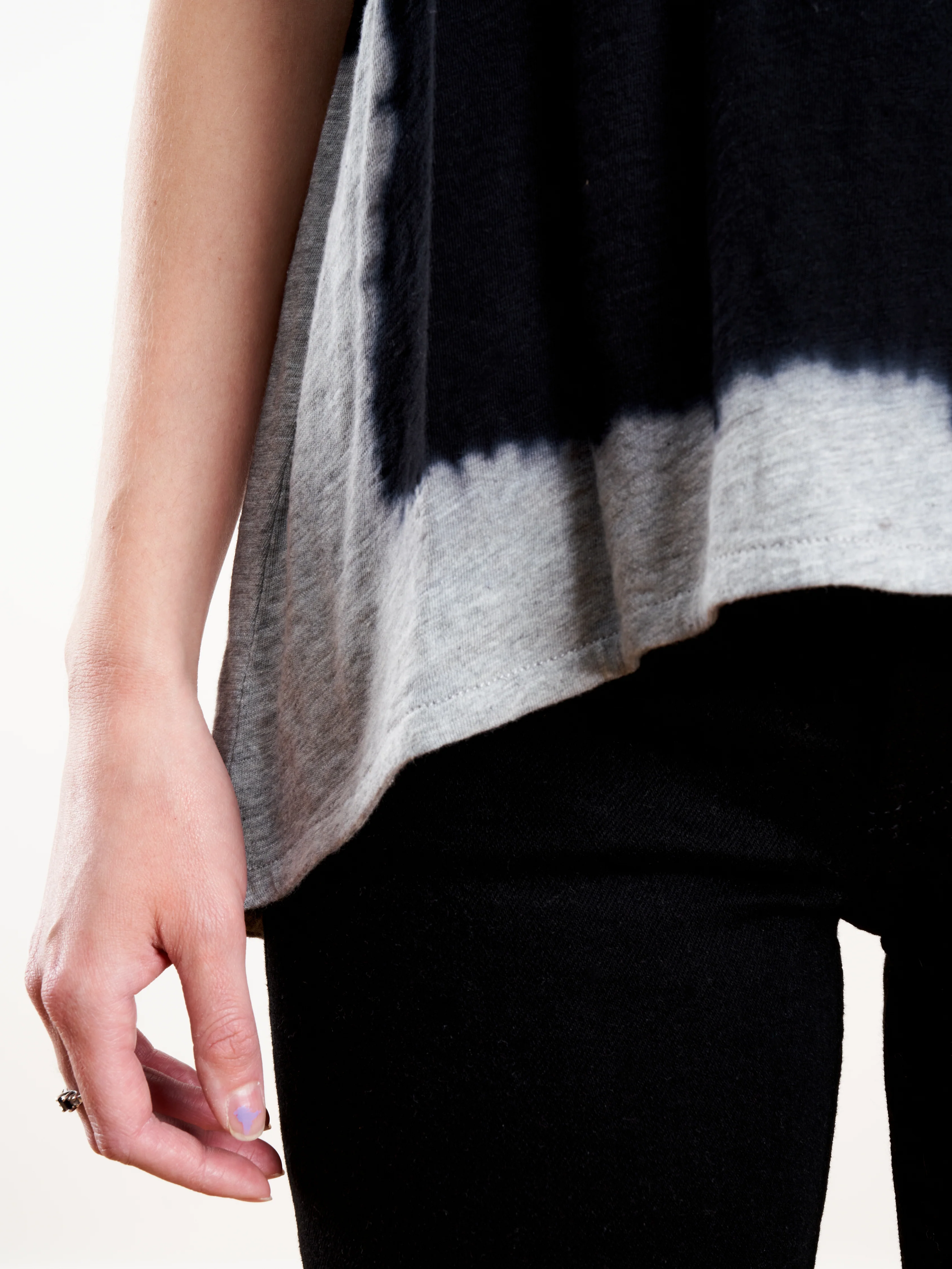 deep v-neck contrast corner tee - blk/grey - Image 6