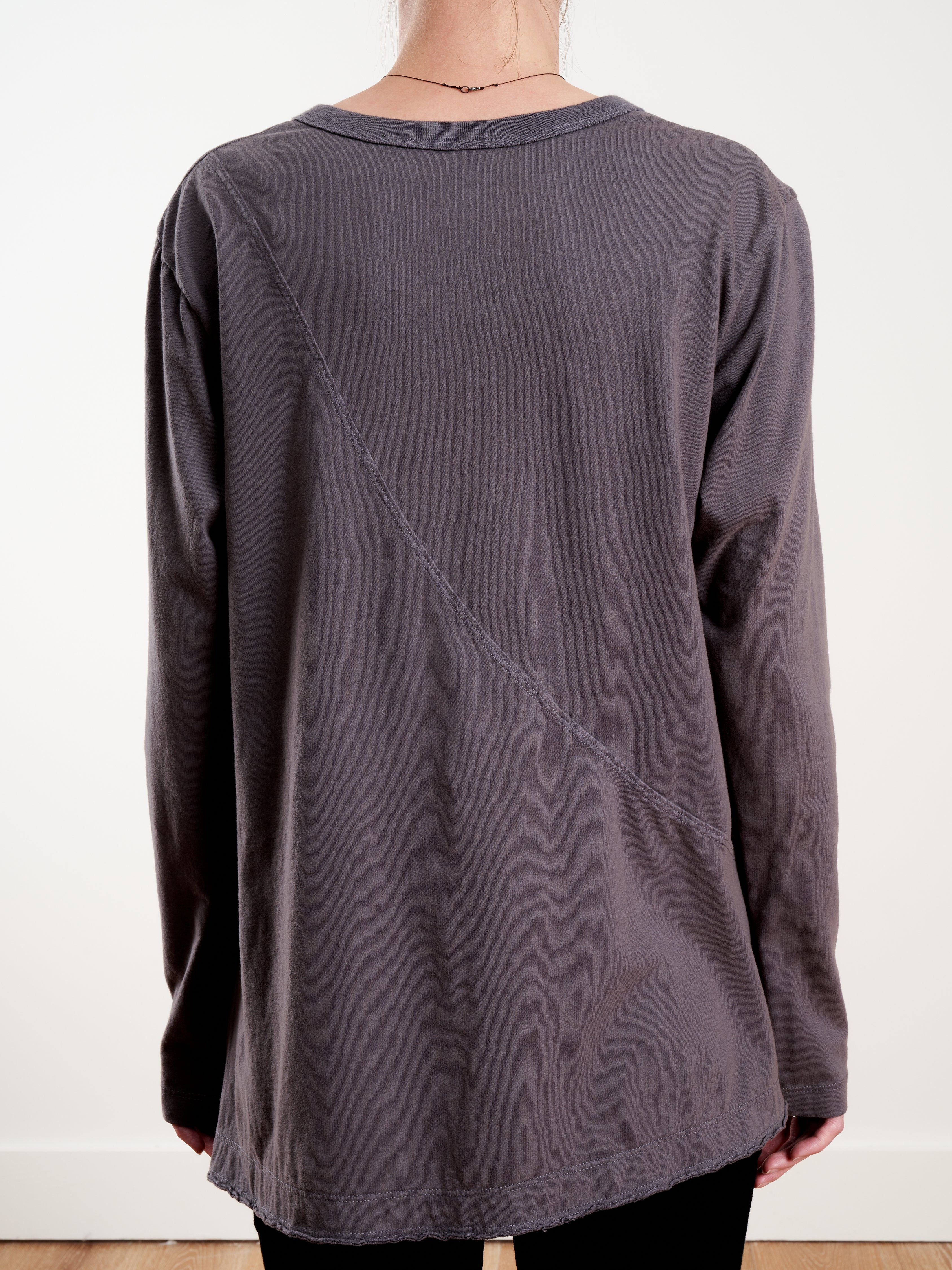 l/s split neck shift hem tee - cinder - Image 5