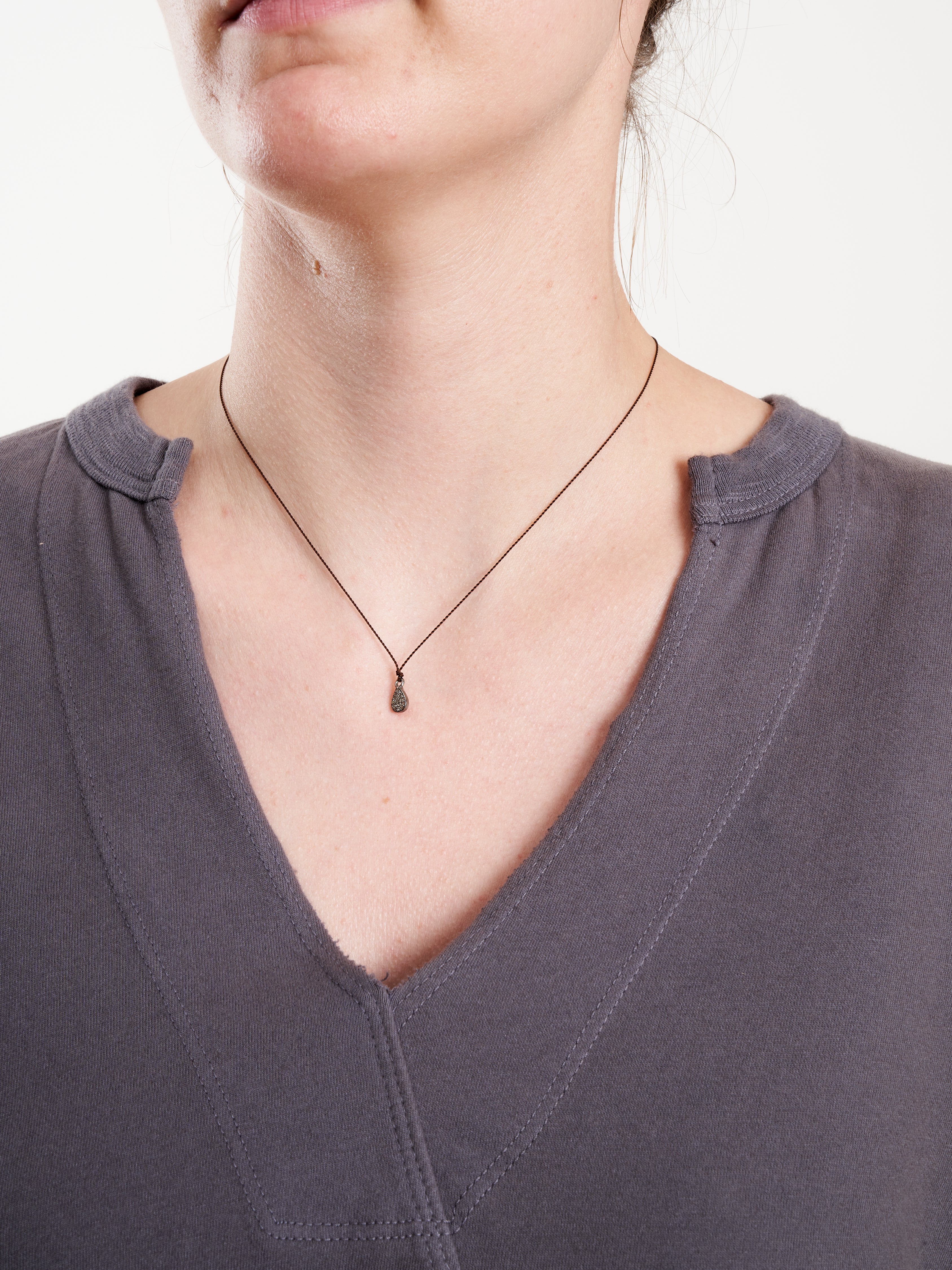 l/s split neck shift hem tee - cinder - Image 7