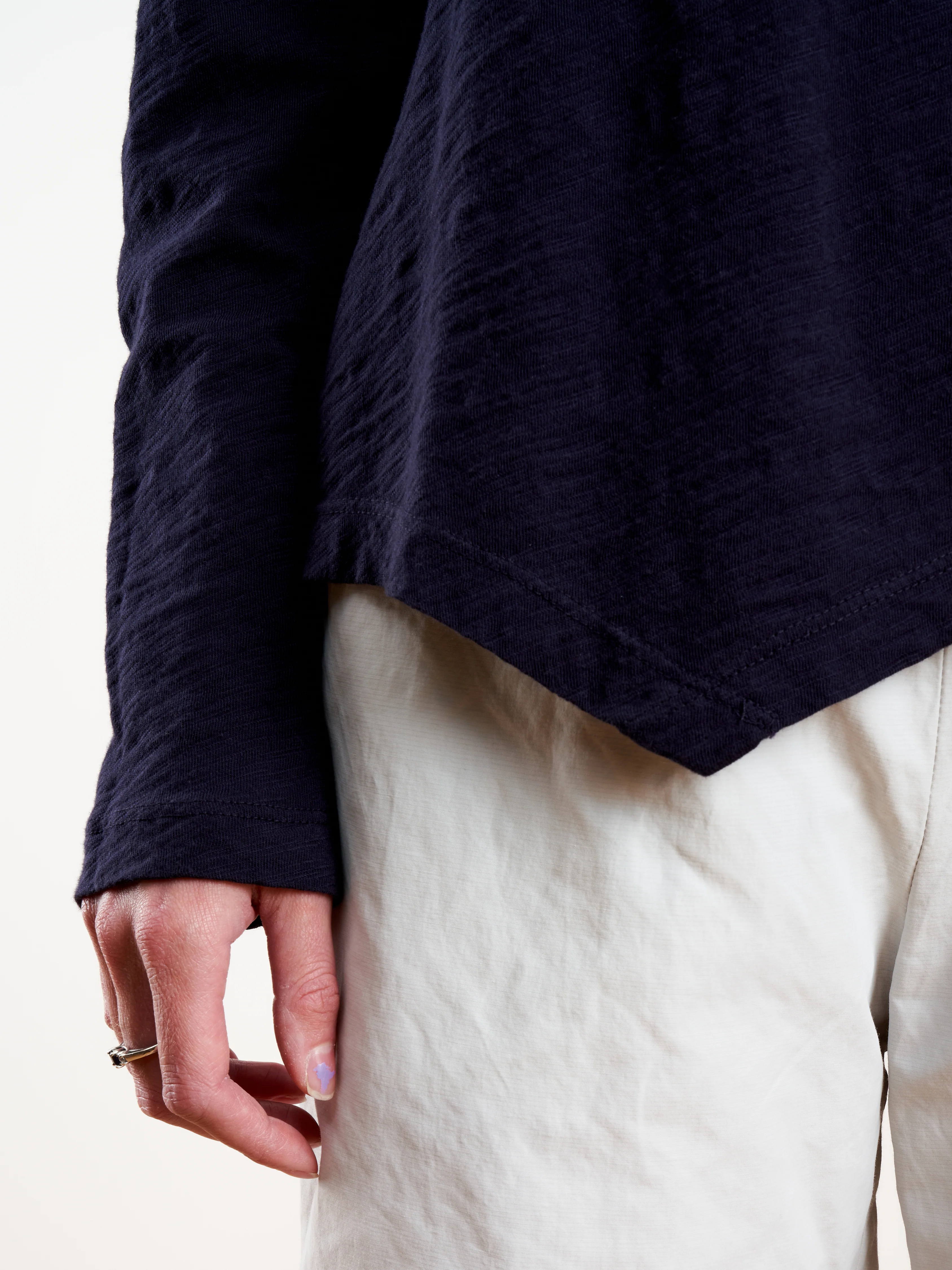 l/s v-neck shrunken slant tee - twilight - Image 6