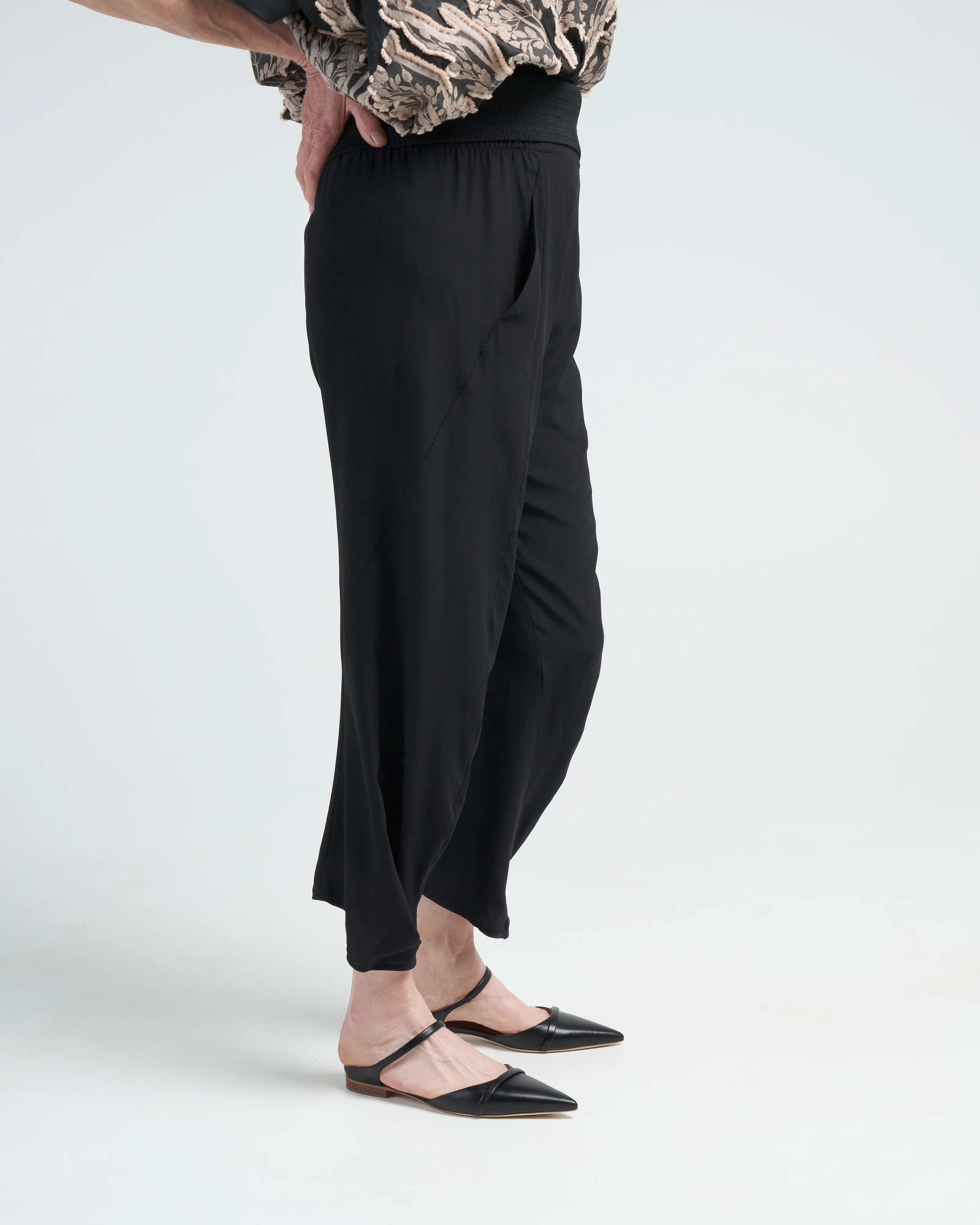 cropped akeo pant silk charmeuse - black - Image 3