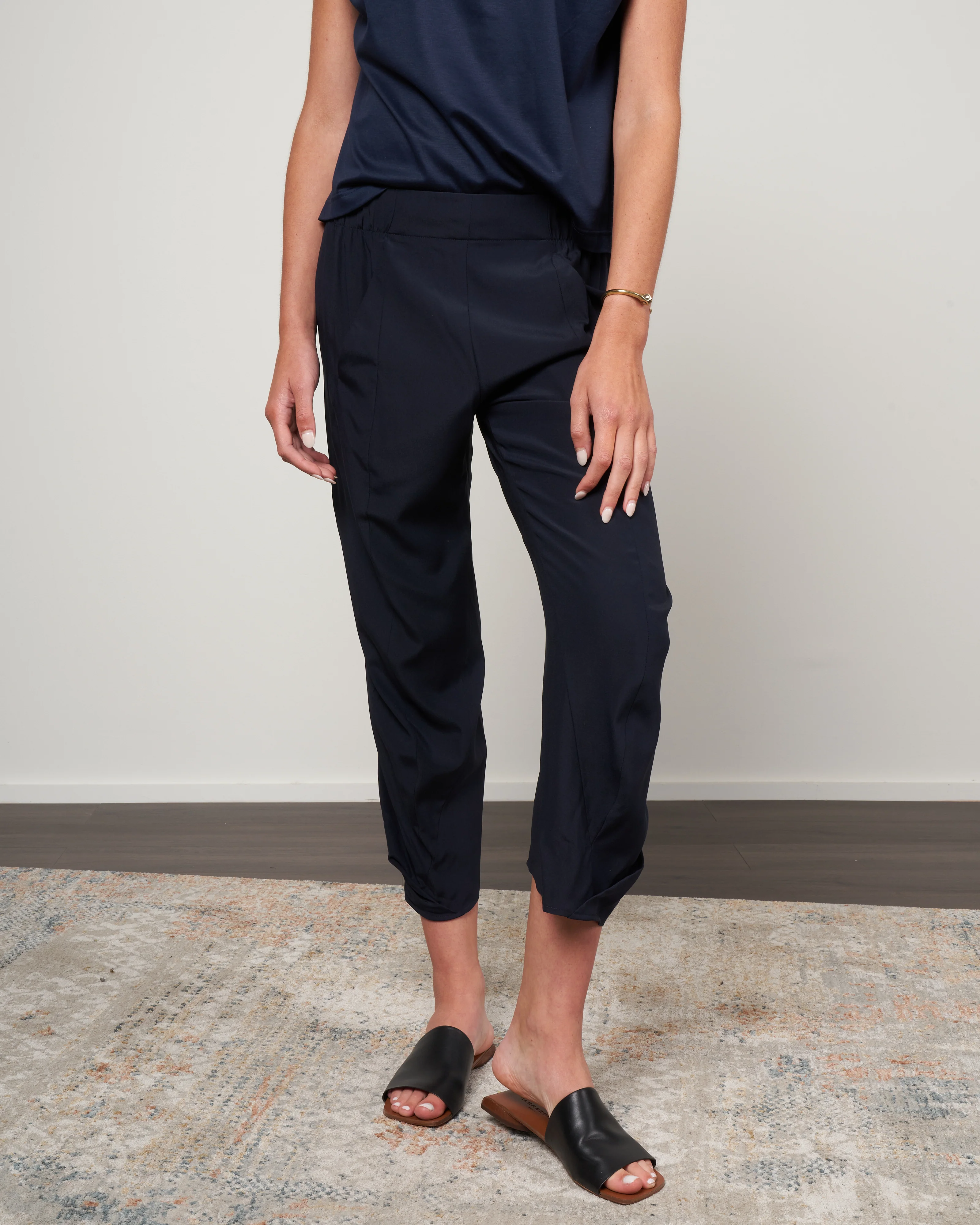 cropped akeo pant silk charmeuse - ink jet - Image 2