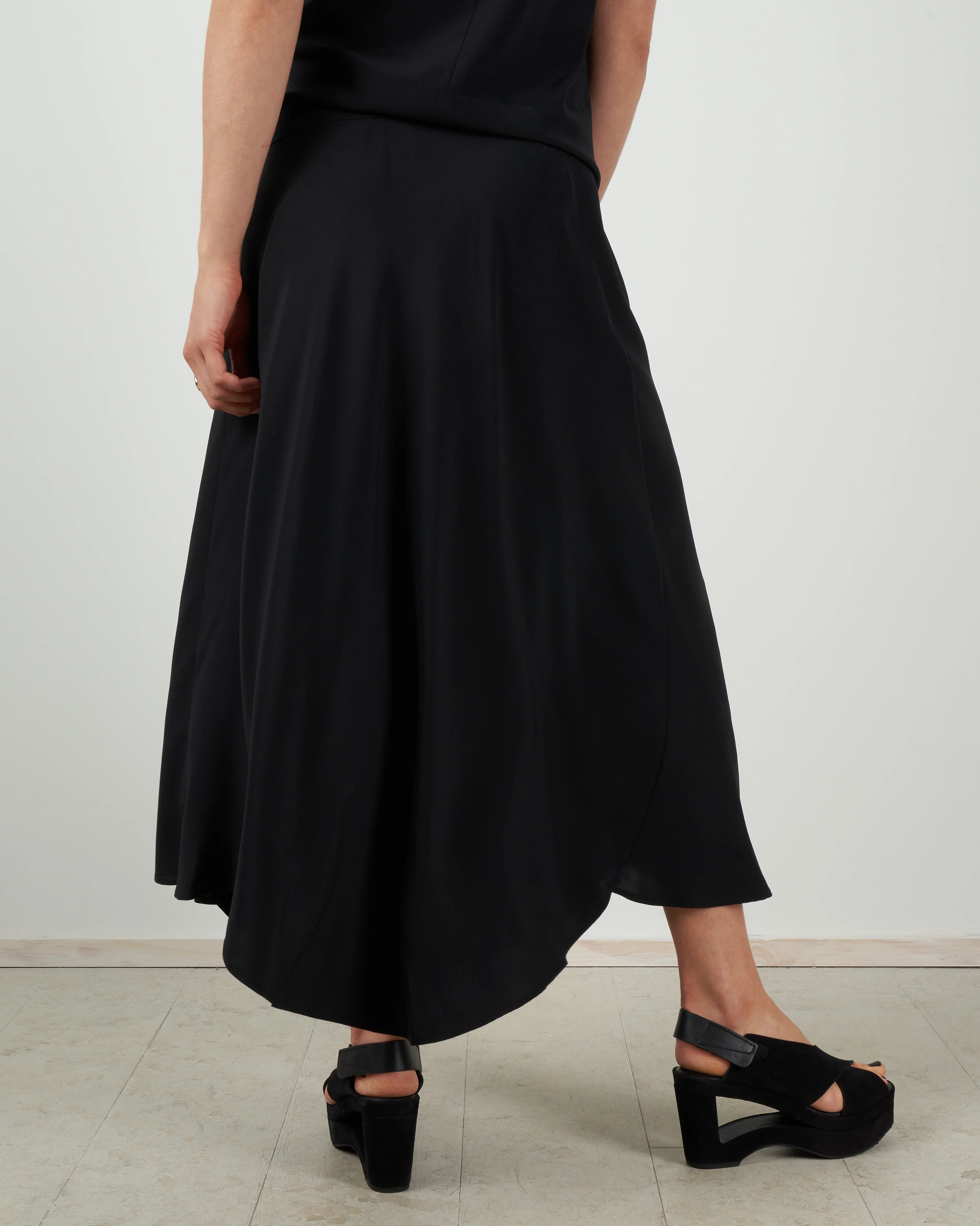 double circle skirt - black - Image 3