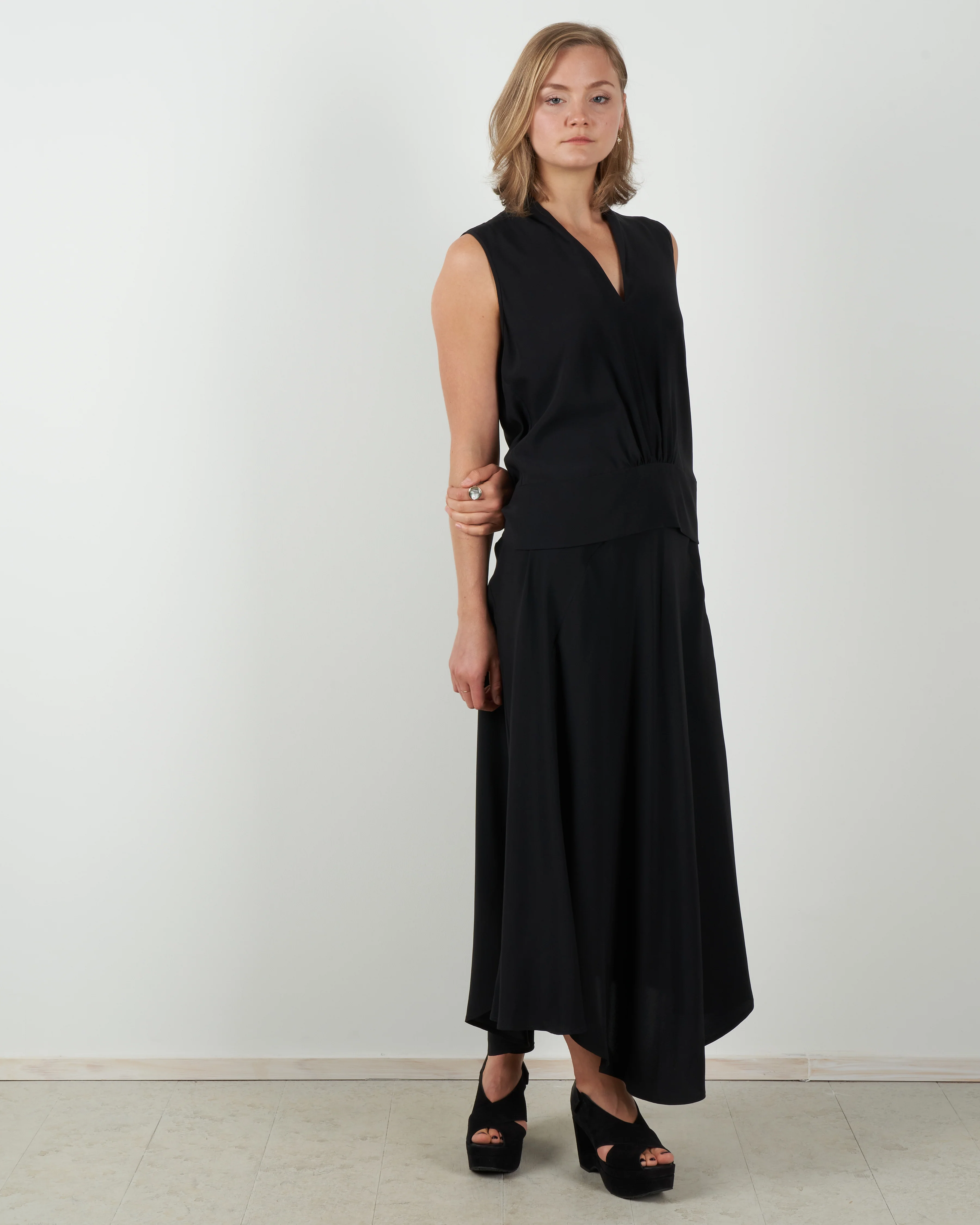 double circle skirt - black - Image 4