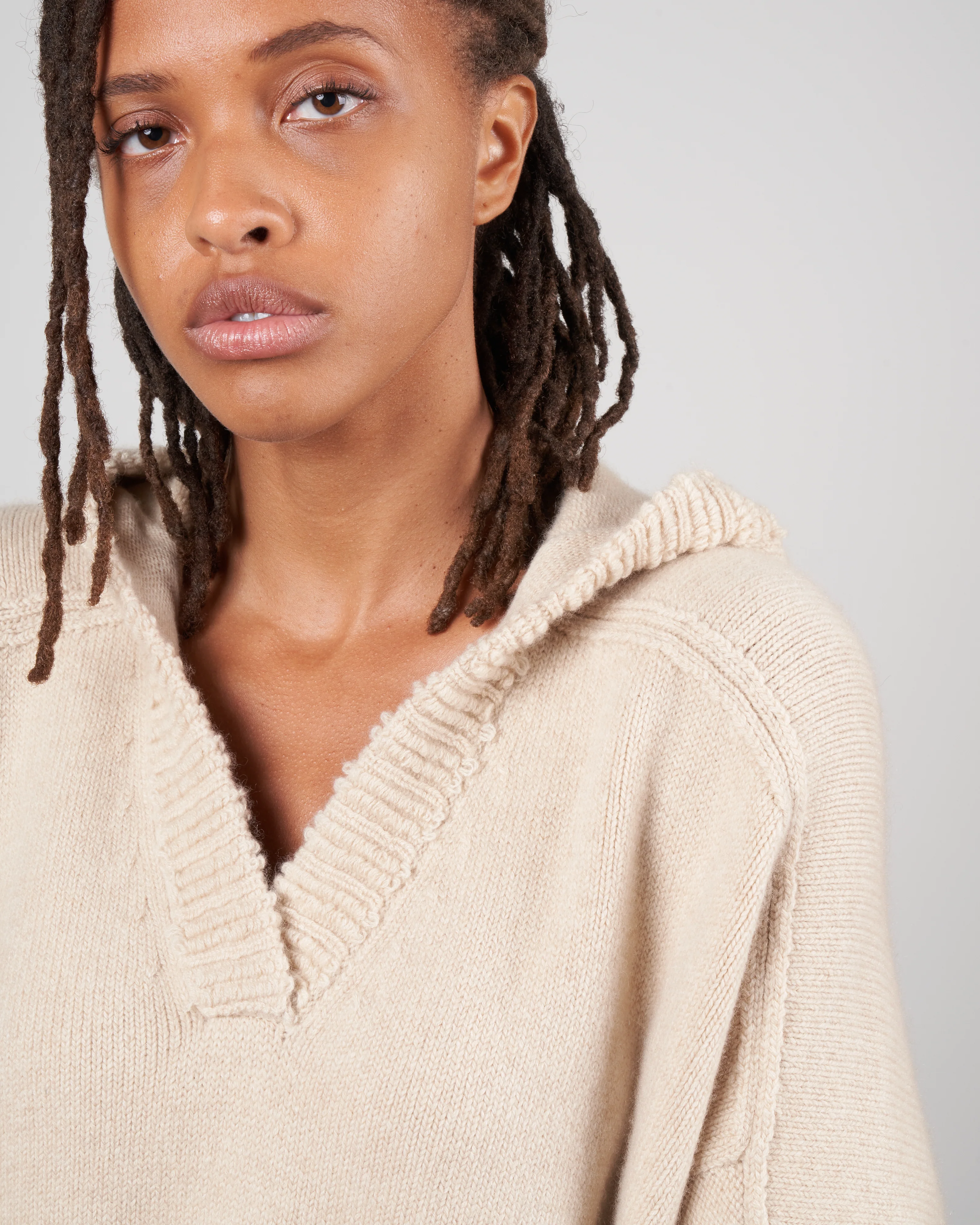neo loop poncho - sand eco cashmere - Image 5