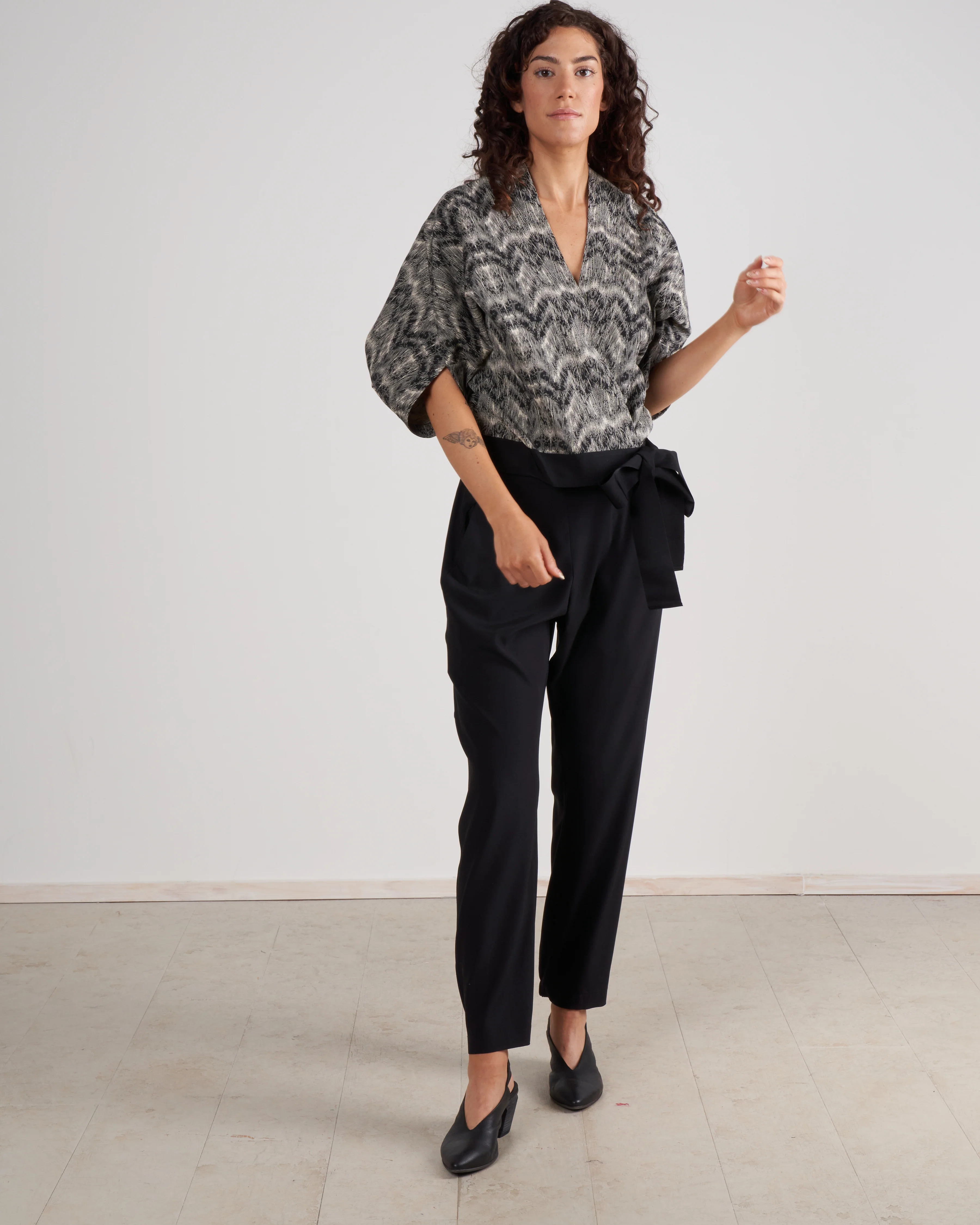 wrap aki shrug - cotton feather jacquard - Image 2