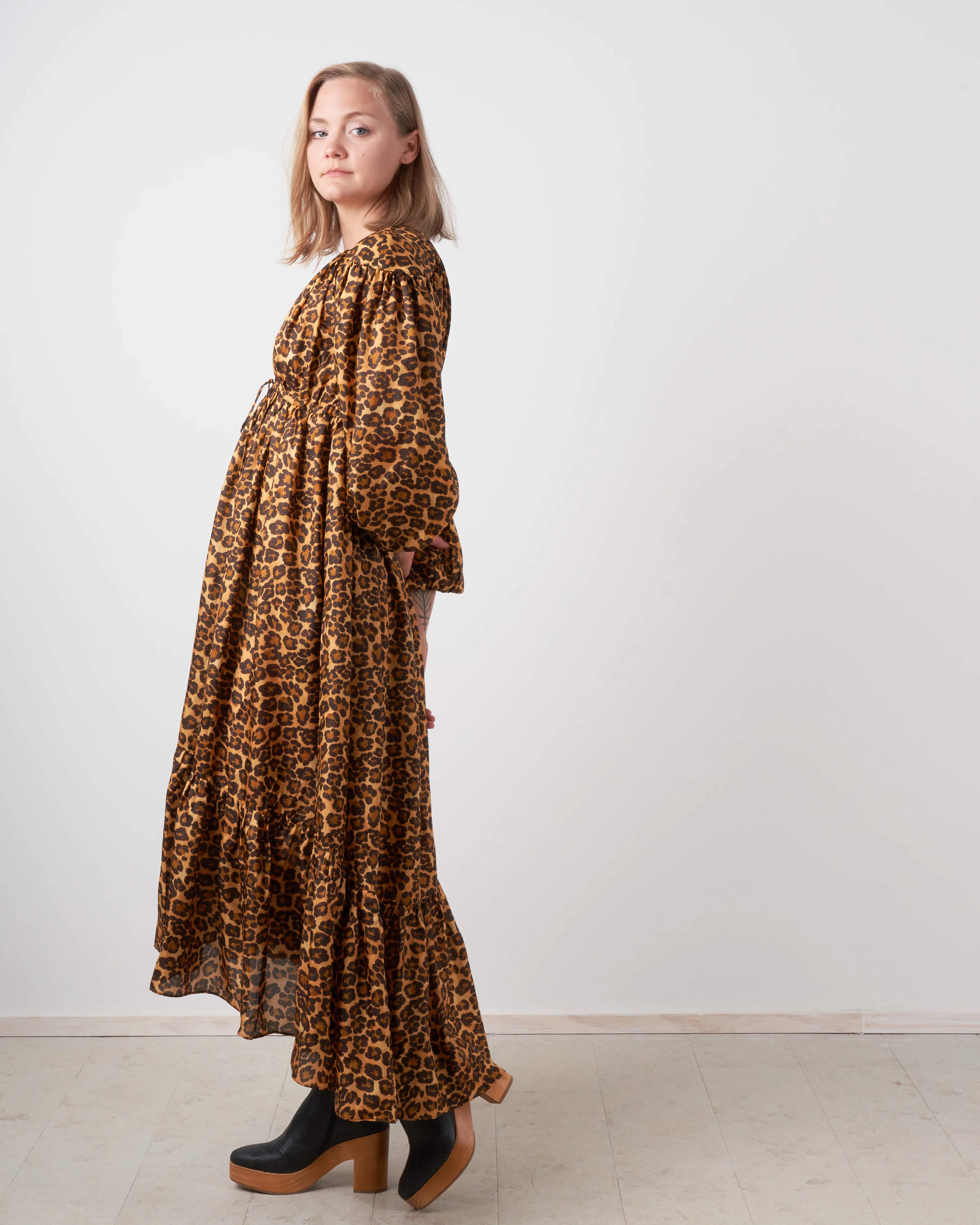 amelie draw long dress - leopard - Image 2
