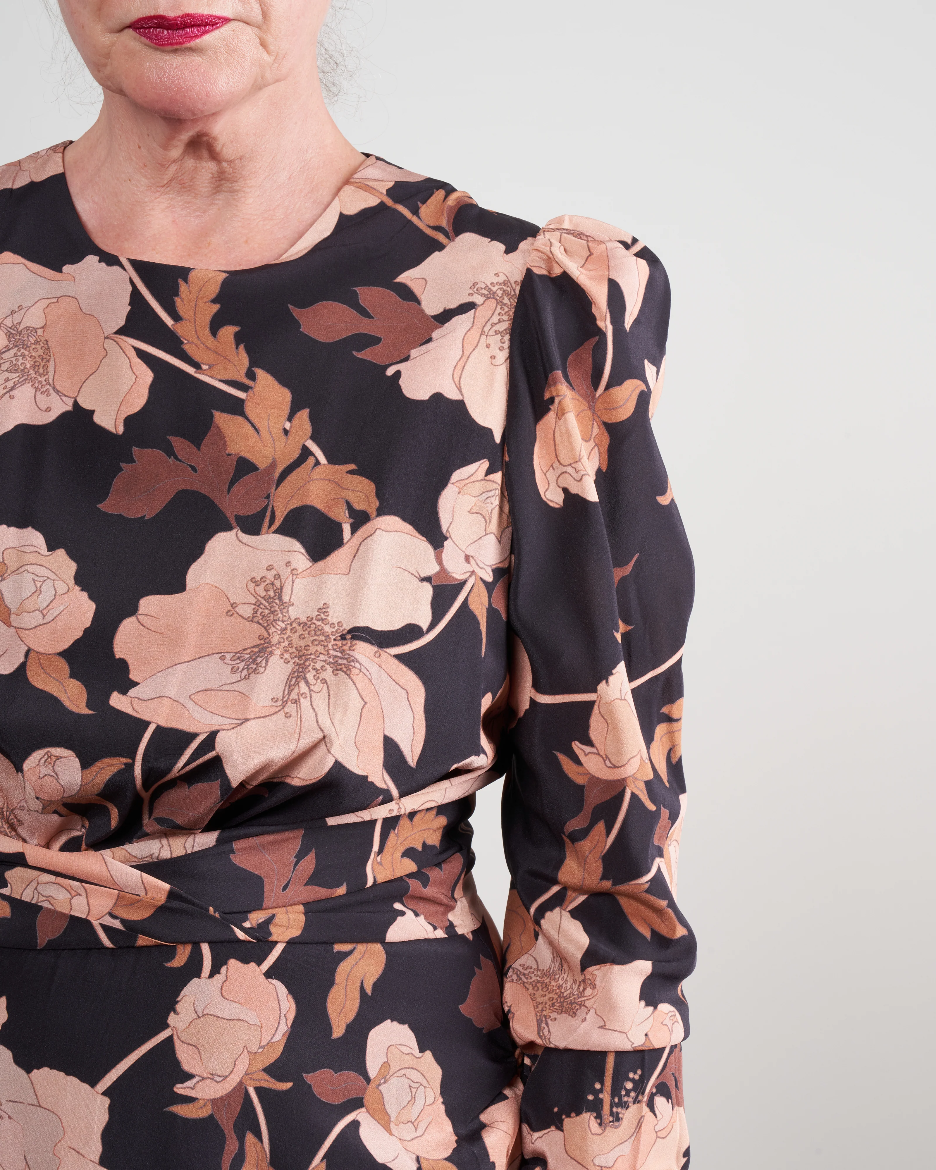 concert drape tuck midi dress - black peonies - Image 5