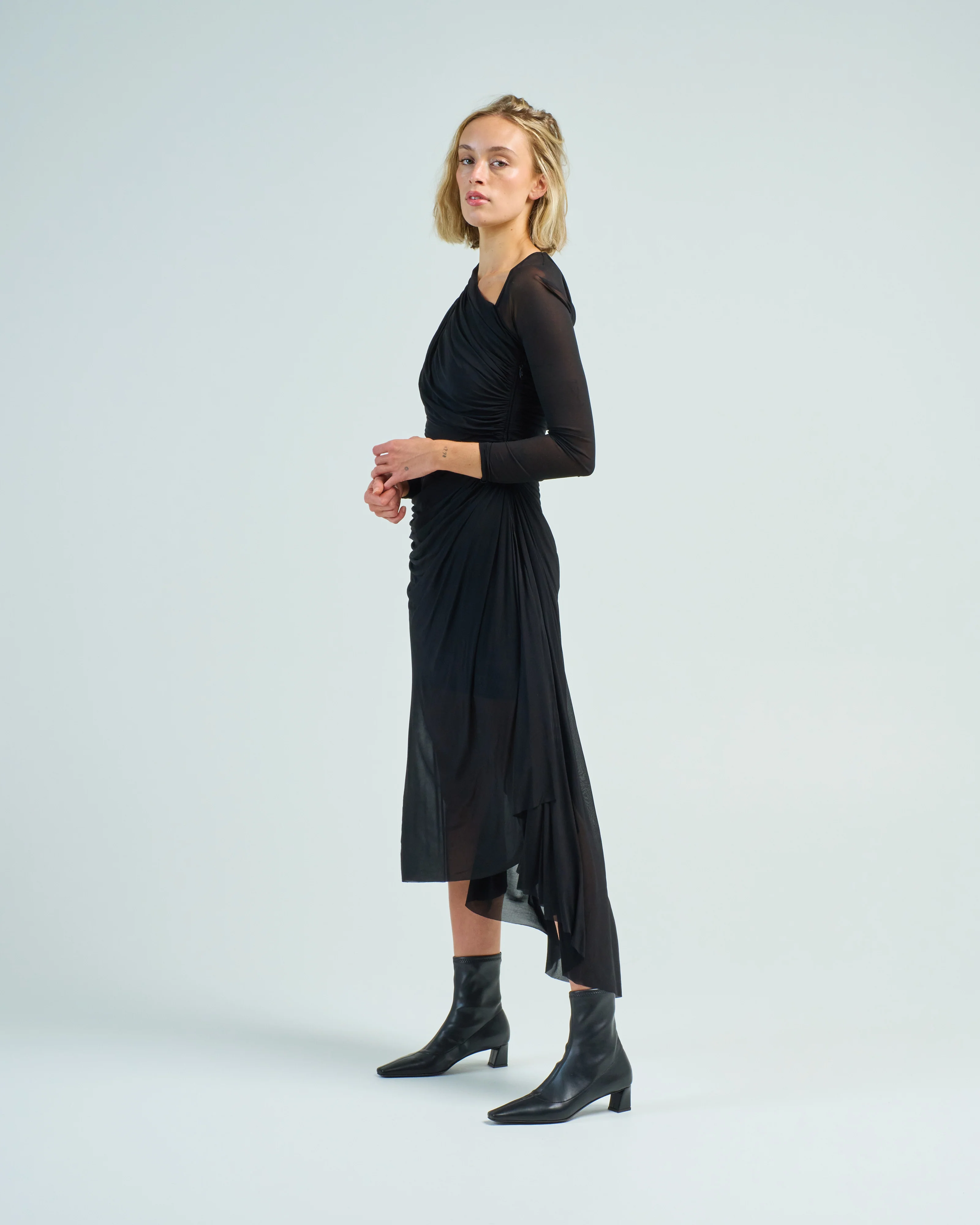 illustration gathered dress - Image 3