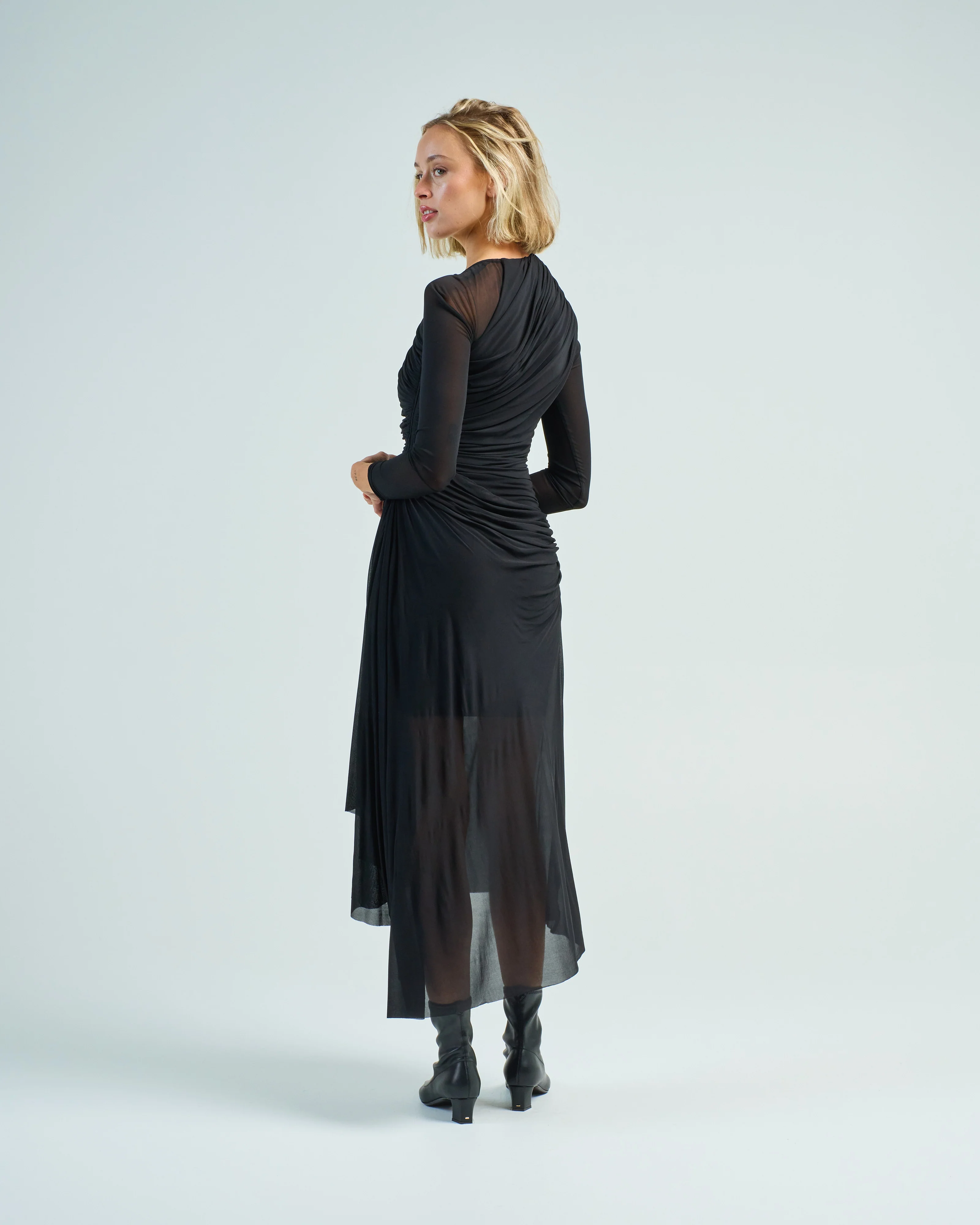 illustration gathered dress - Image 4